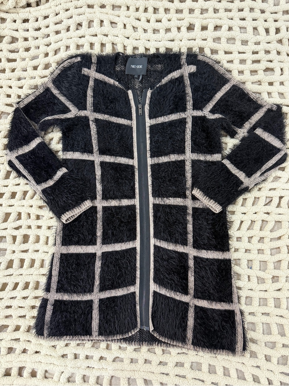 NIC+ZOE Black & Cream Fuzzy Grid Zip Sweater